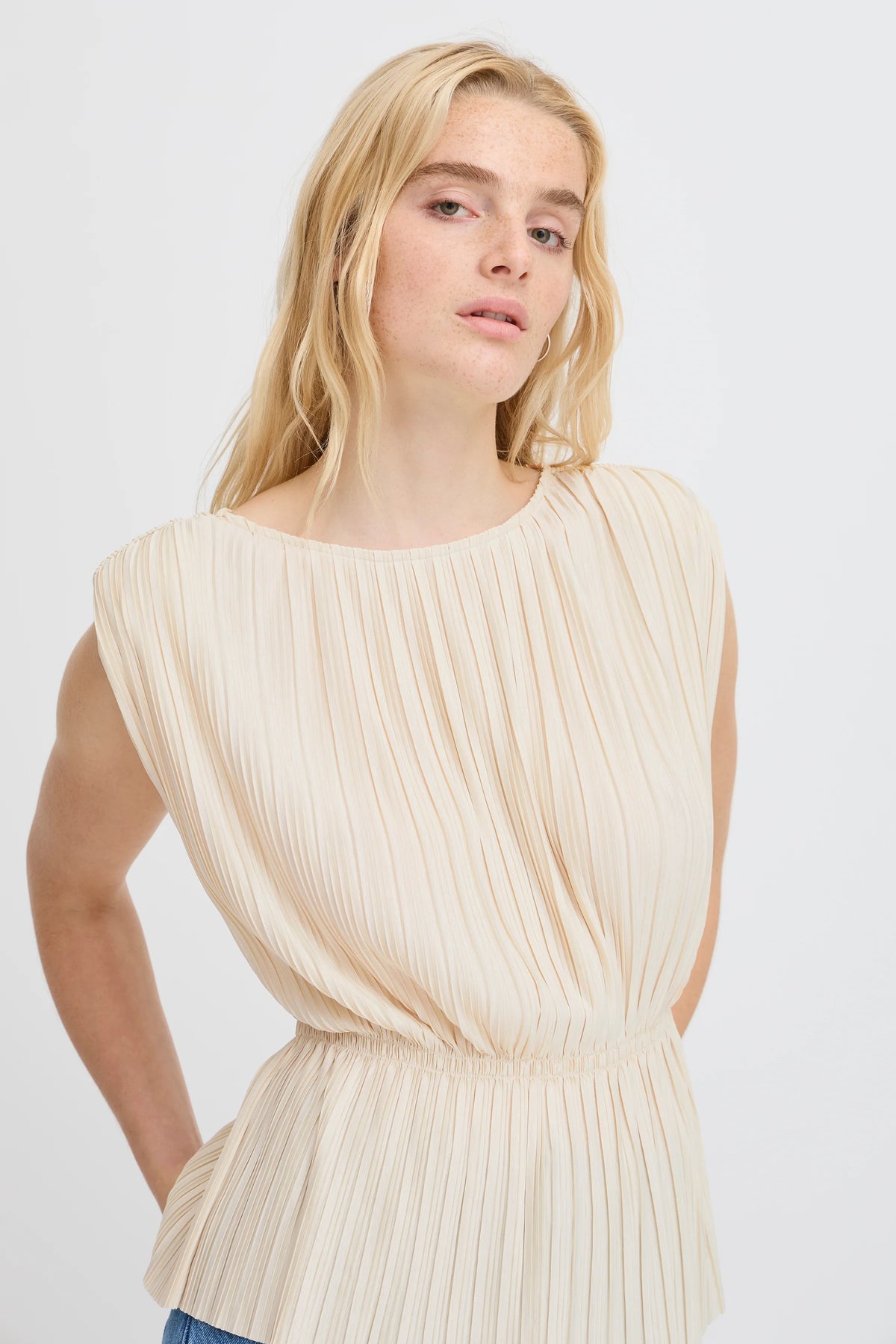 ICHI Mikala Pleated Top - Cream