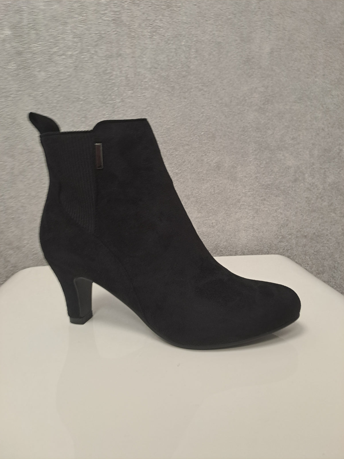 REDZ : Black Suede Boot