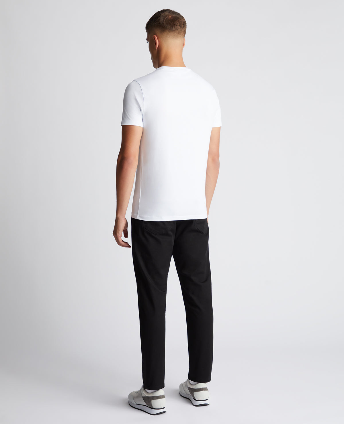 REMUS UOMO : Straight Fit Black Jeans