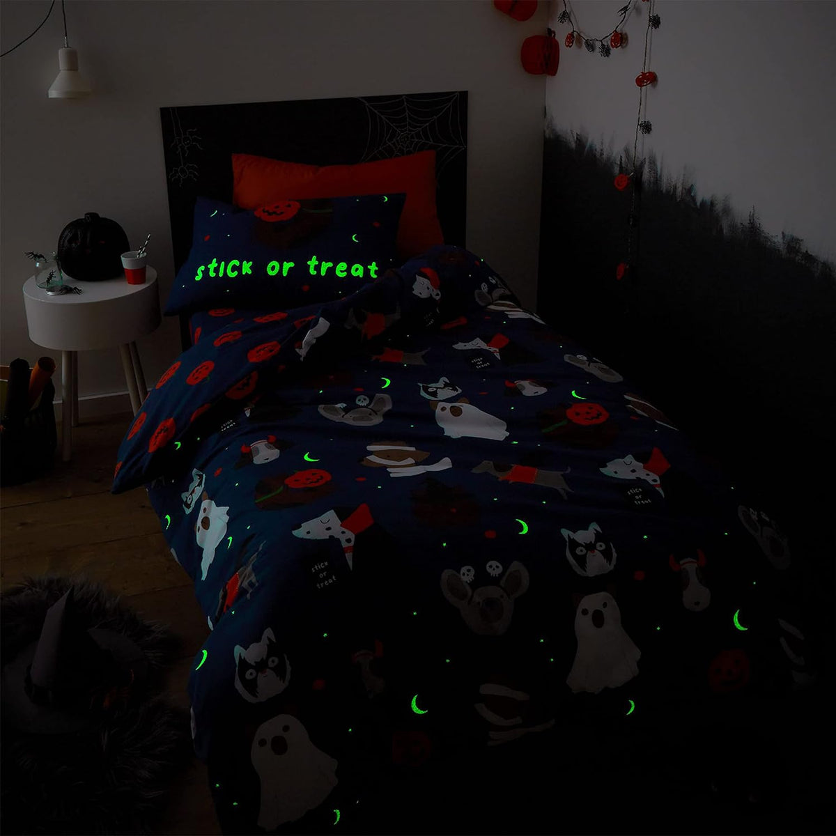 CATHERINE LANSFIELD : Halloween Dogs Glow in The Dark Duvet Set