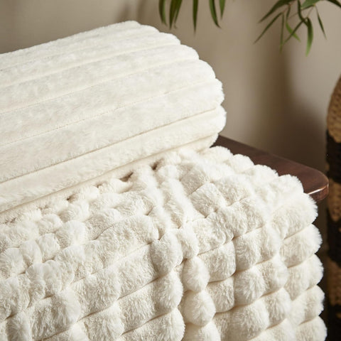 CATHERINE LANSFIELD : Cosy Ribbed Blanket Throw - Cream