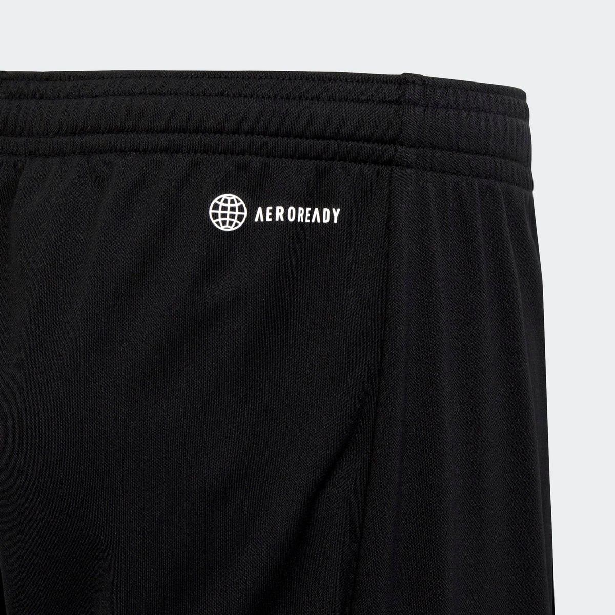 ADIDAS : Essentials Logo Shorts