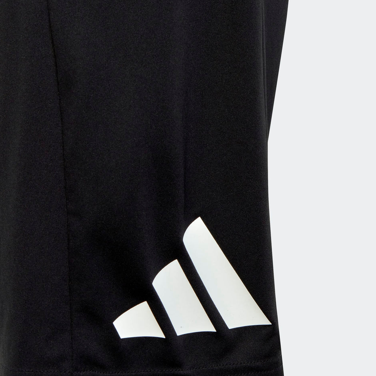 ADIDAS : Essentials Logo Shorts