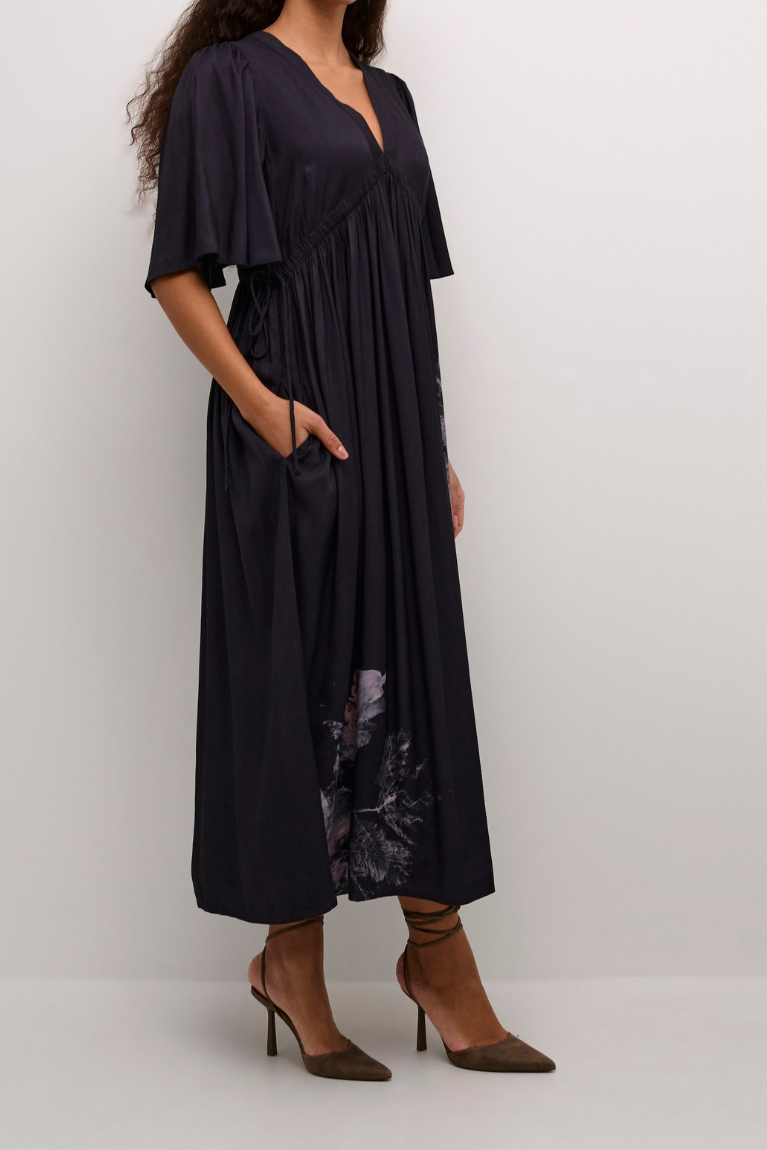 CULTURE : Vinny Chaina Long Dress