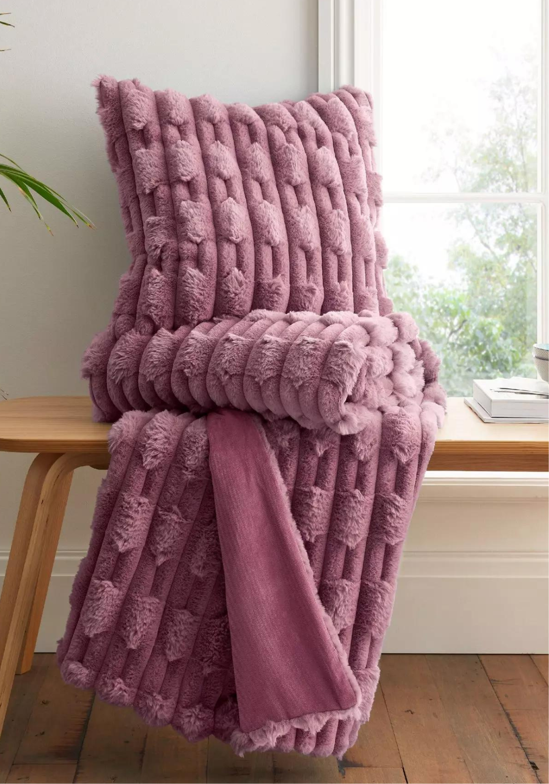 BIANCA Carved Faux Fur Throw 150x200cm - Pink