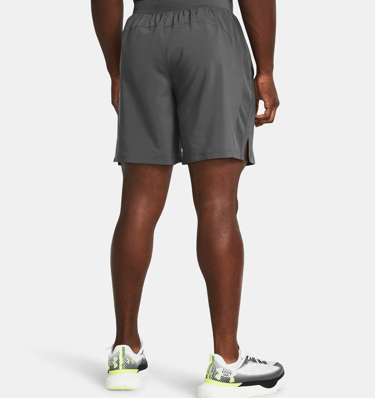 UNDER ARMOUR : Men's Launch Unlined 7" Shorts - Grey