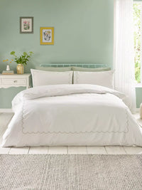 CATHERINE LANSFIELD Scallop Border Duvet Cover Set - White/Green