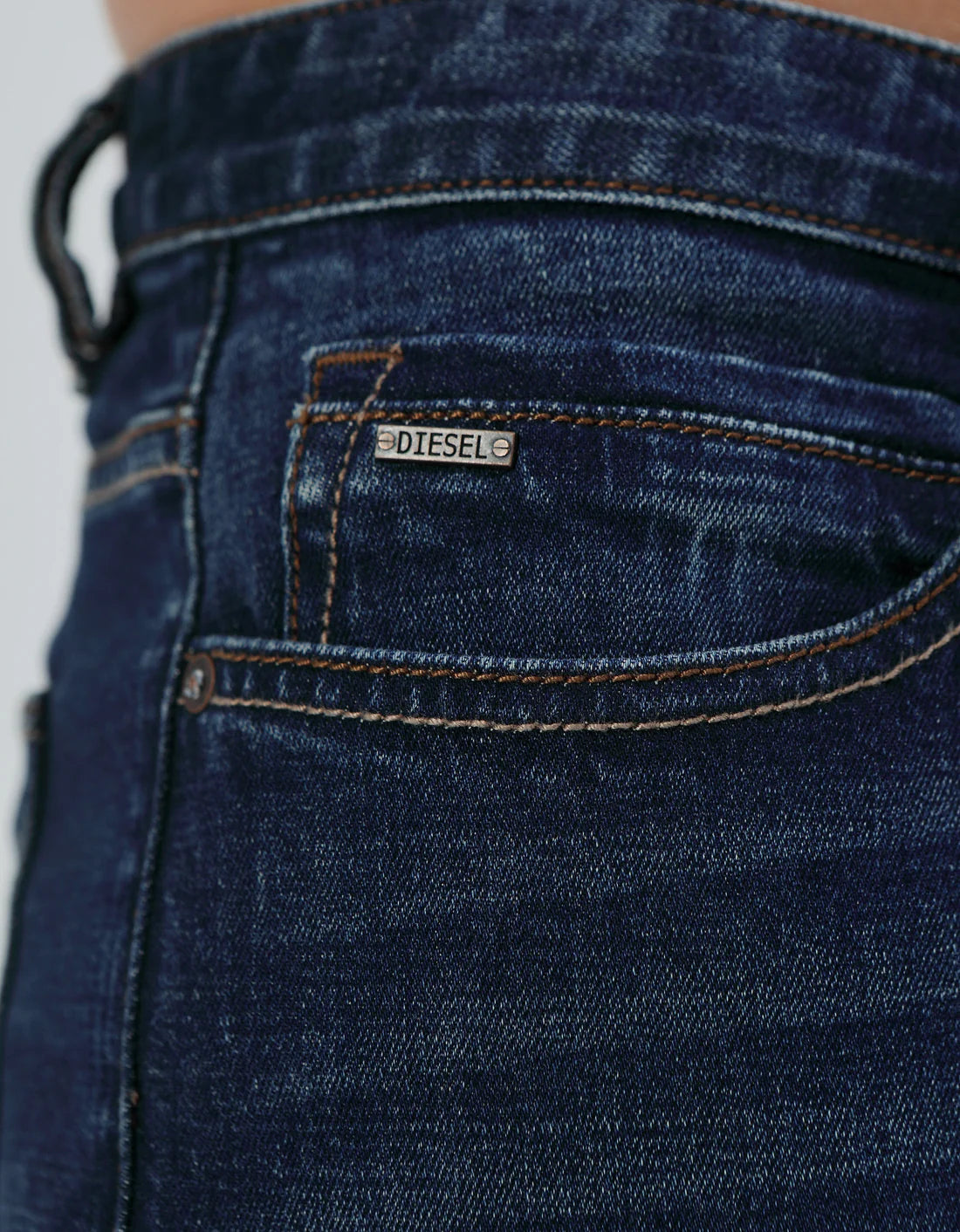 DIESEL Wilson Straight Jeans - Indigo Blue