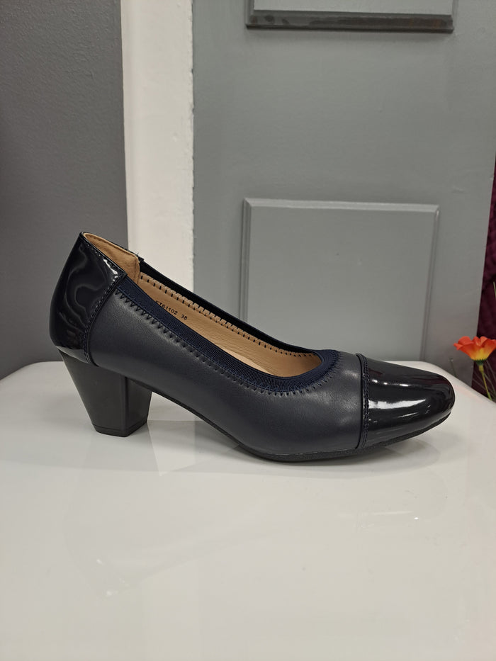 NINE TO FIVE Women's Court Shoe - Navy