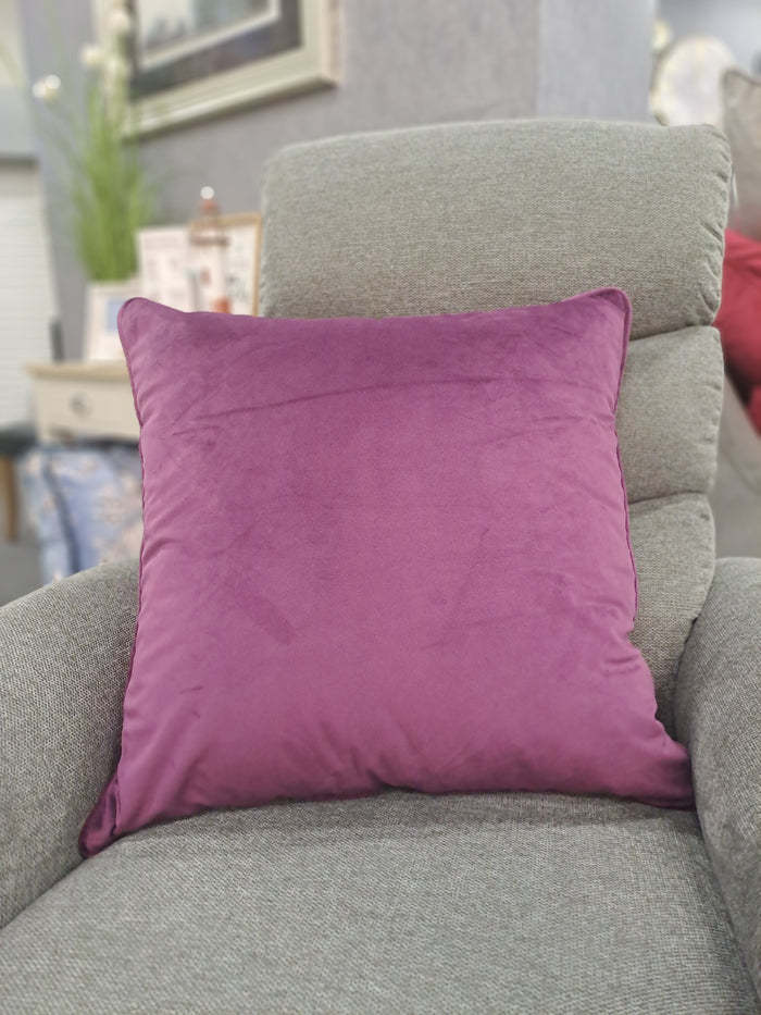 FULLSHIRE : Velvet Piped Cushion - Plum 55x55