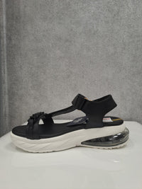 LLOYD & PRYCE : Maxwell Sandals By Tommy Bowe - Black