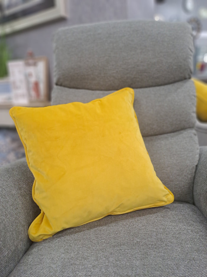 FULLSHIRE : Velvet Piped Cushion - Ochre 43x43