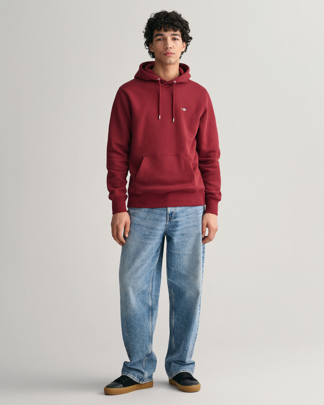 GANT : Regular Shield Hoodie - Plumped Red