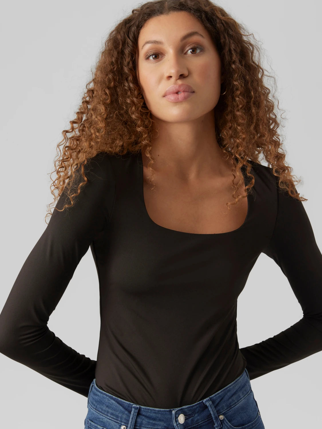 VERO MODA : Square Neck Top - Black