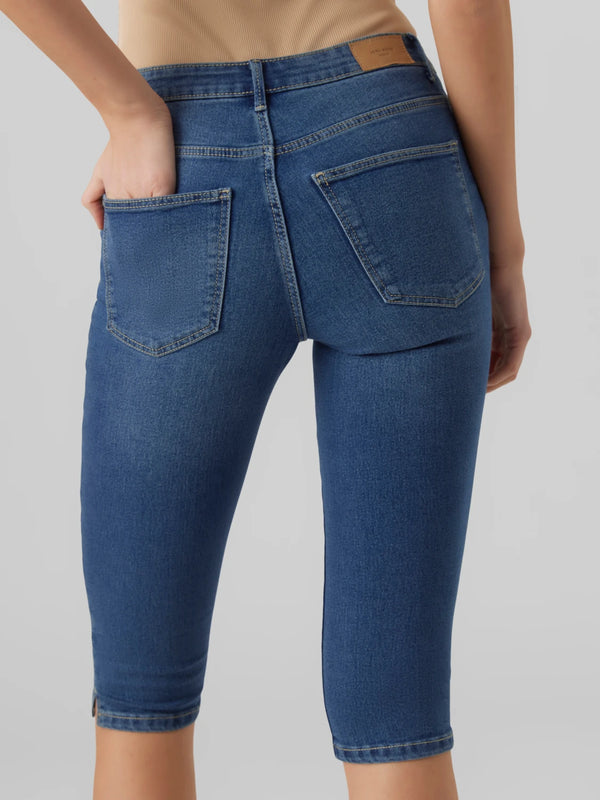 VERO MODA : June Mid Rise Jeans