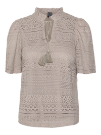 VERO MODA : Women's Honey Lace S/S Tassel Top - Taupe