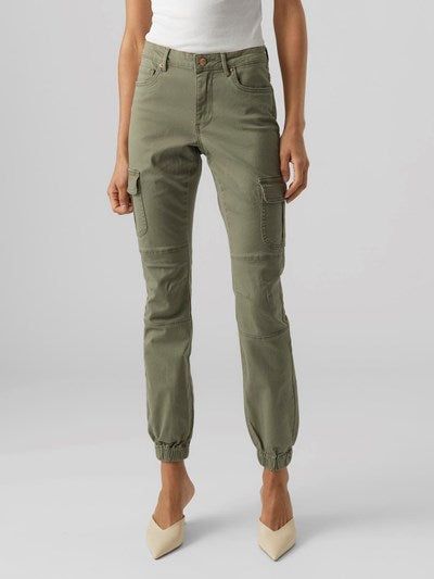 VERO MODA : Ivy Ankle Cargo Pants - Green