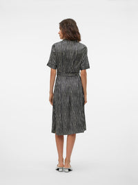 VERO MODA : Lillian Mara 2/4 Striped Shirt Dress - Black