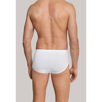 SCHIESSER : Sports Briefs