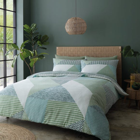 CATHERINE LANSFIELD : Larsson Geo Duvet Set