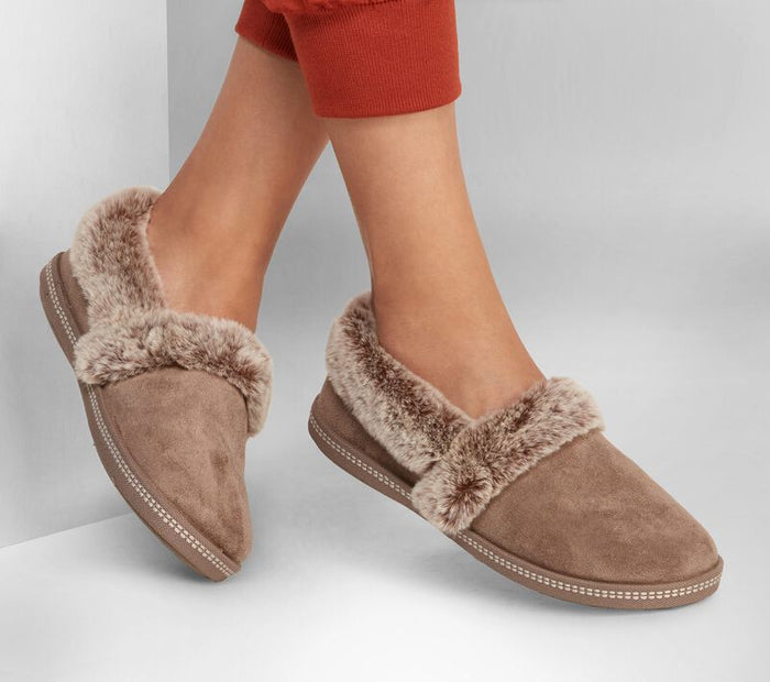 SKECHERS : Cosy Campfire Slippers