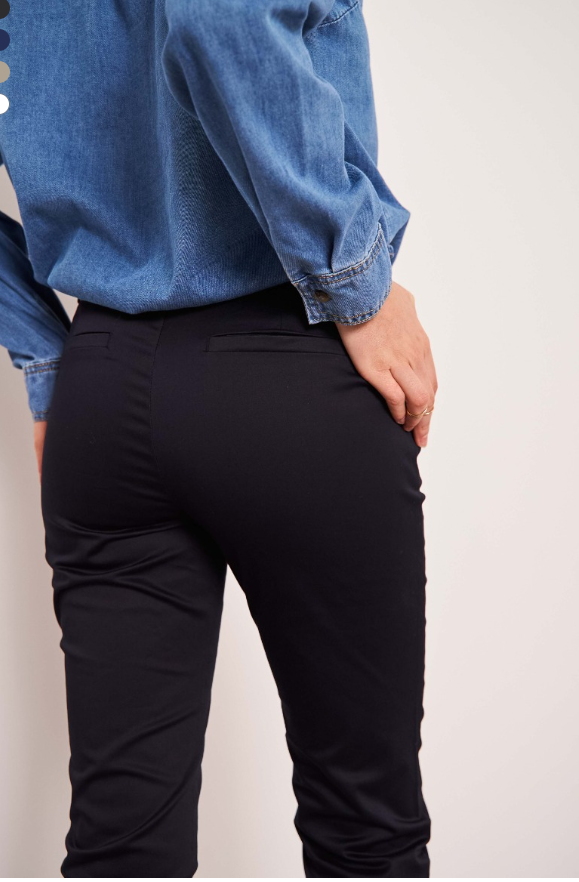 COPE CLOTHING : Mid Waist Cigarette Pants - Black