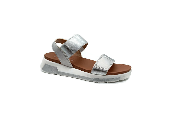 COPE CLOTHING : Metallic Wedge Sandal - Silver