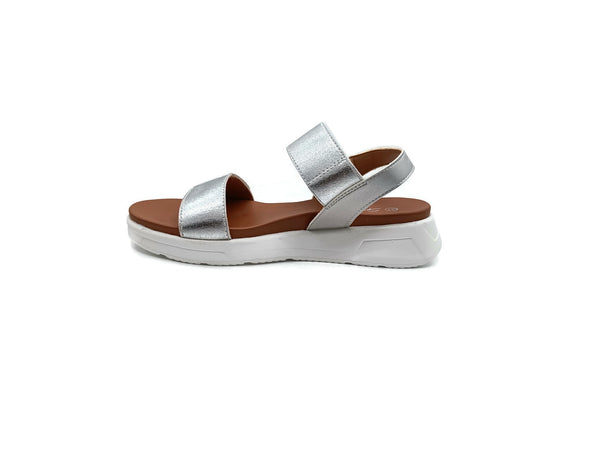 COPE CLOTHING : Metallic Wedge Sandal - Silver