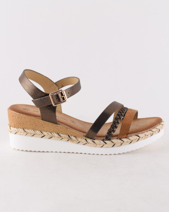 COPE CLOTHING : Wedge Sandal